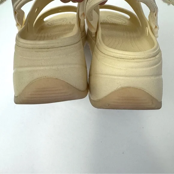 Crocs Classic Hiker Xscape Unisex Sz L9 M7 Beige Vanilla Wedge Platform Sandals - Picture 6 of 7